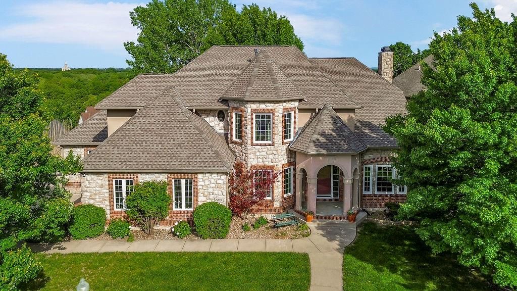 6905 N Charleston Drive — photo 2