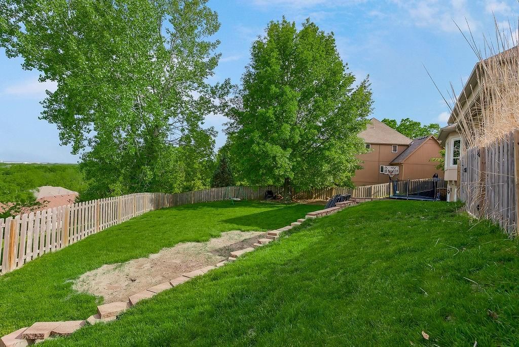 6905 N Charleston Drive — photo 42