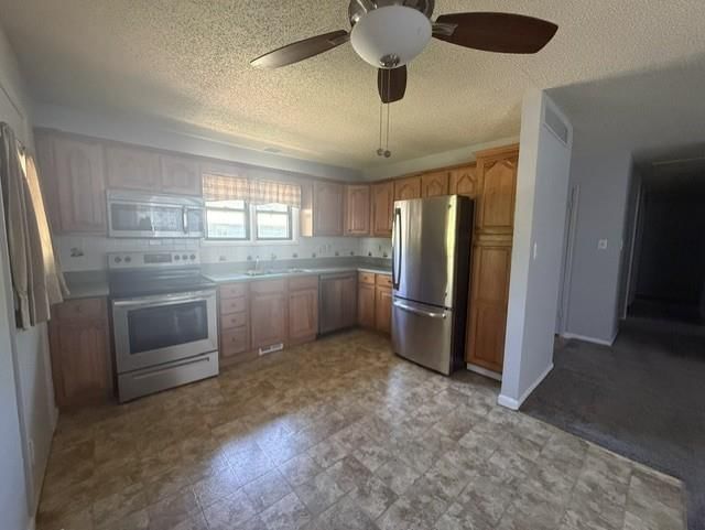 2117 SW 66th Street — photo 2
