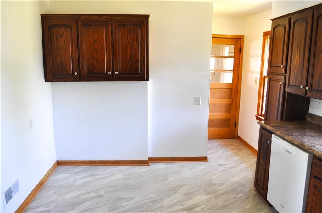 304 W Vermont Street — photo 6