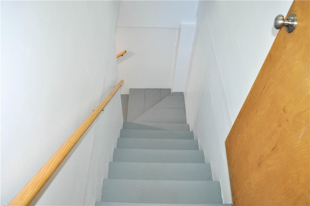 304 W Vermont Street — photo 12