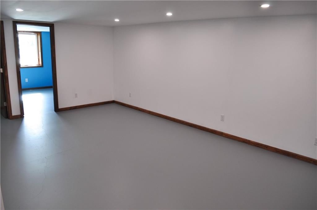 304 W Vermont Street — photo 13
