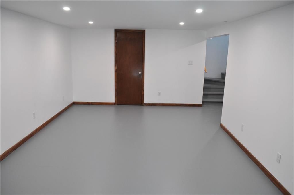 304 W Vermont Street — photo 16