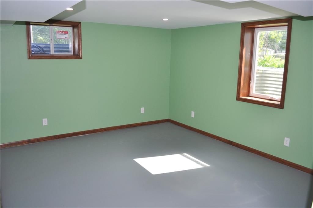 304 W Vermont Street — photo 17