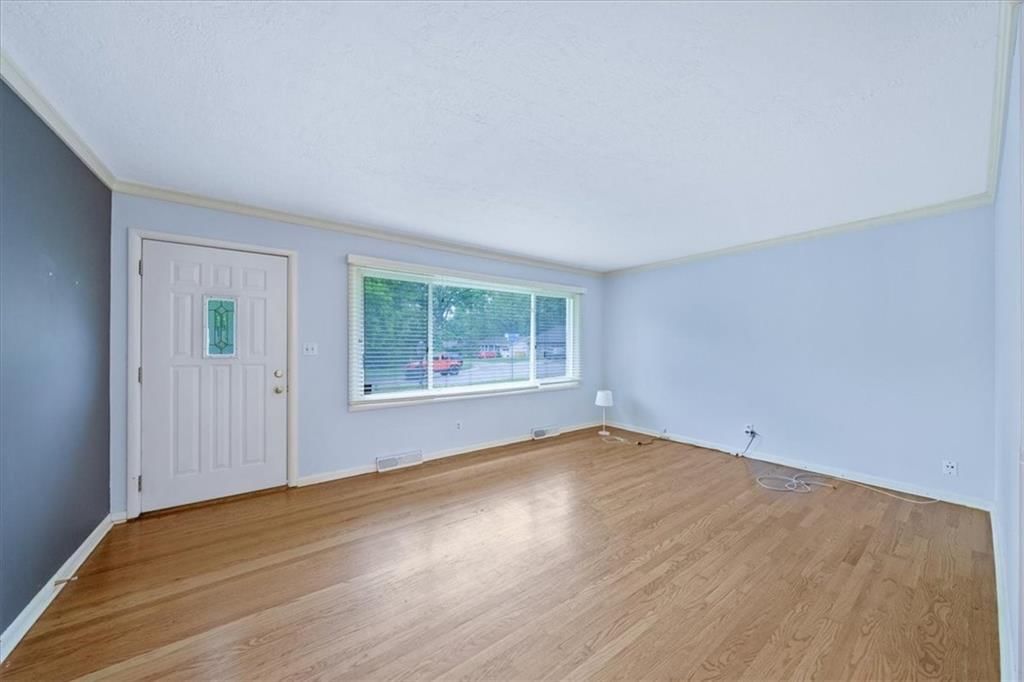 3428 W 77th Terrace — photo 4