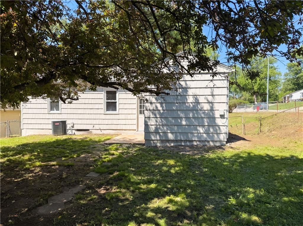 5333 N Euclid Avenue — photo 15