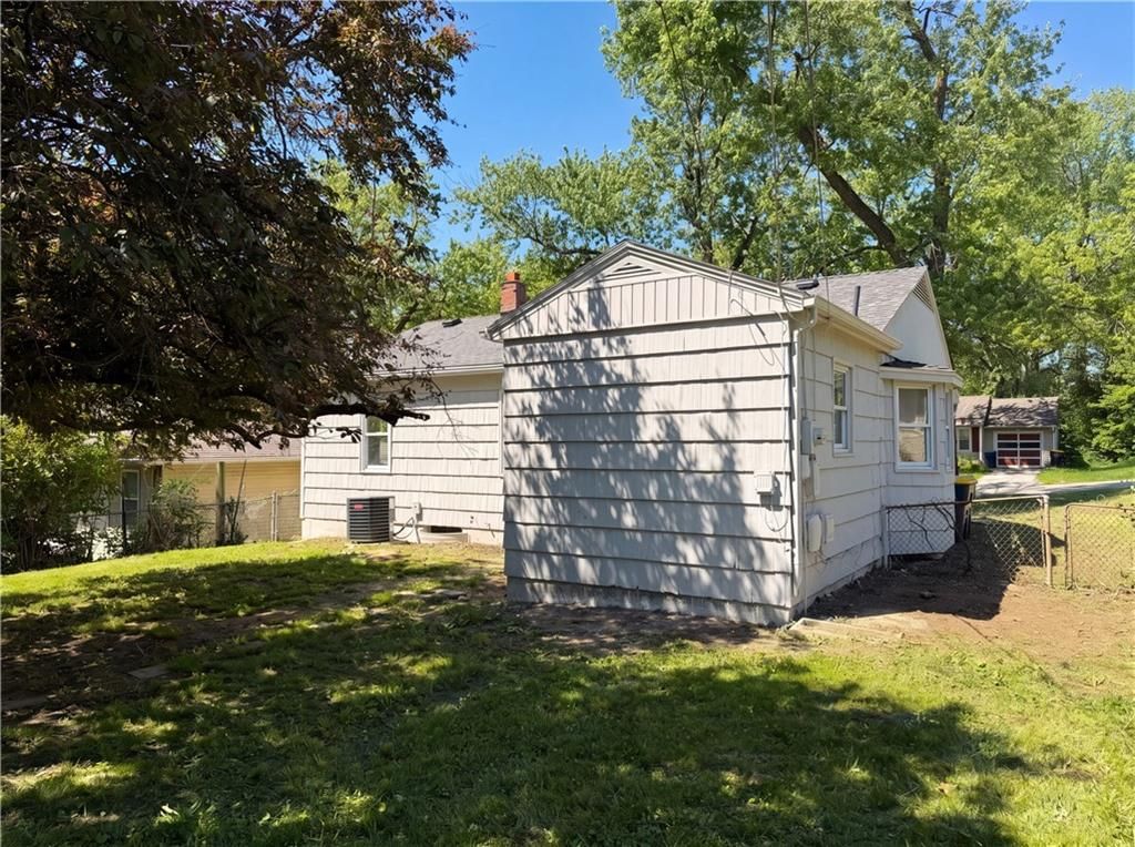 5333 N Euclid Avenue — photo 16