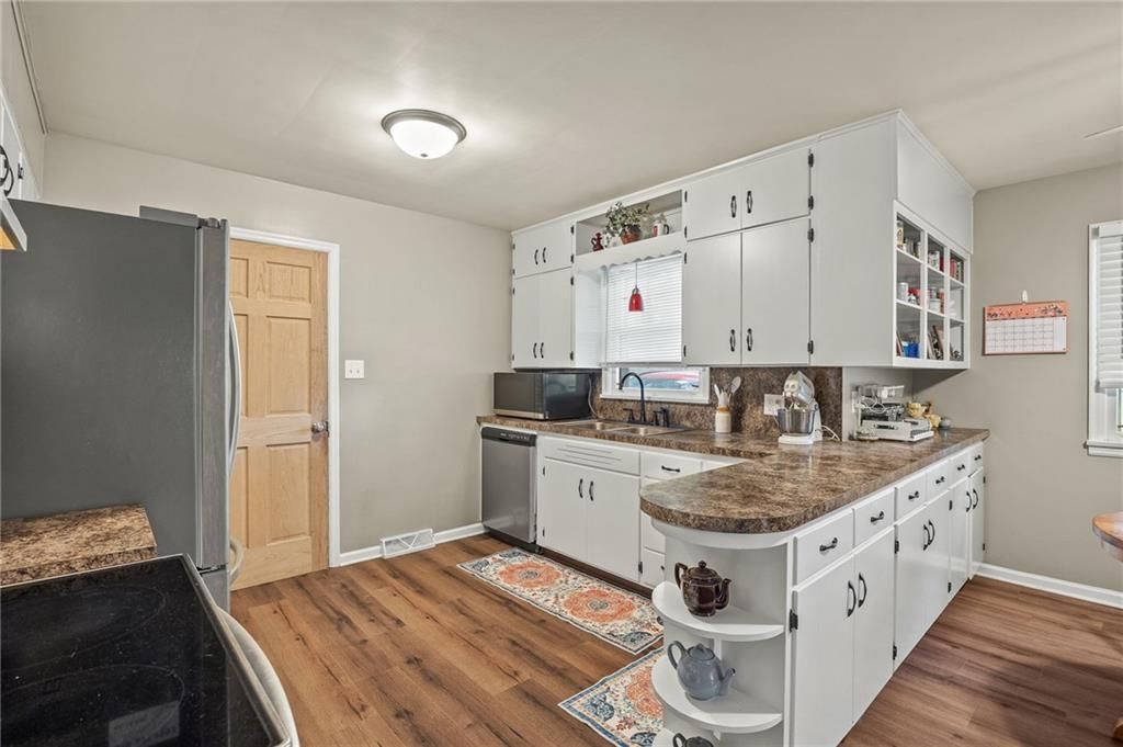 2718 Southwest Trail — photo 15