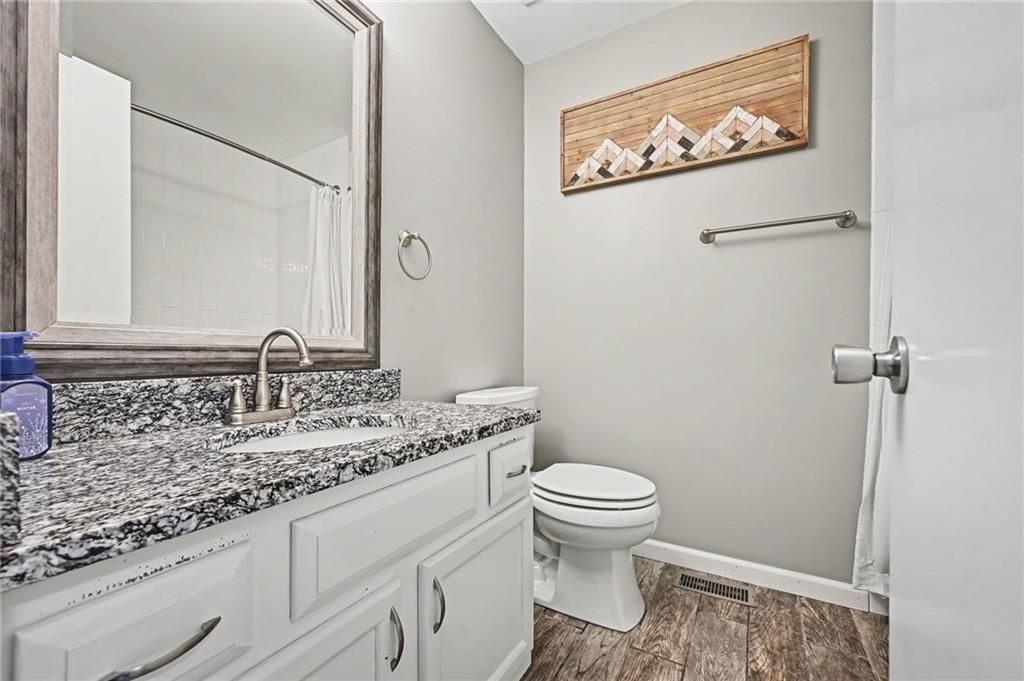 1752 Ray Street — photo 18