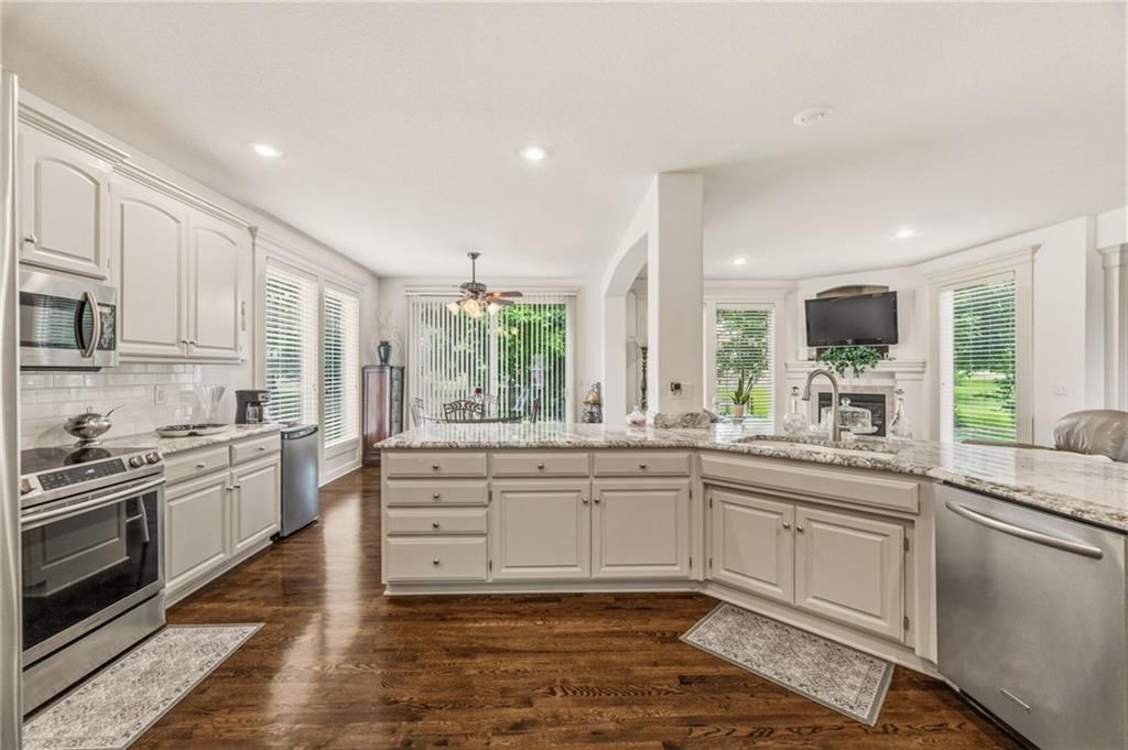 249 NE Misty Meadow Drive — photo 49