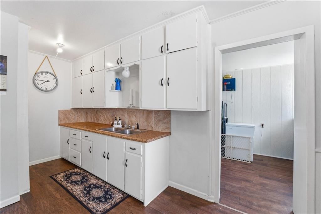 304 E Forest Street — photo 9