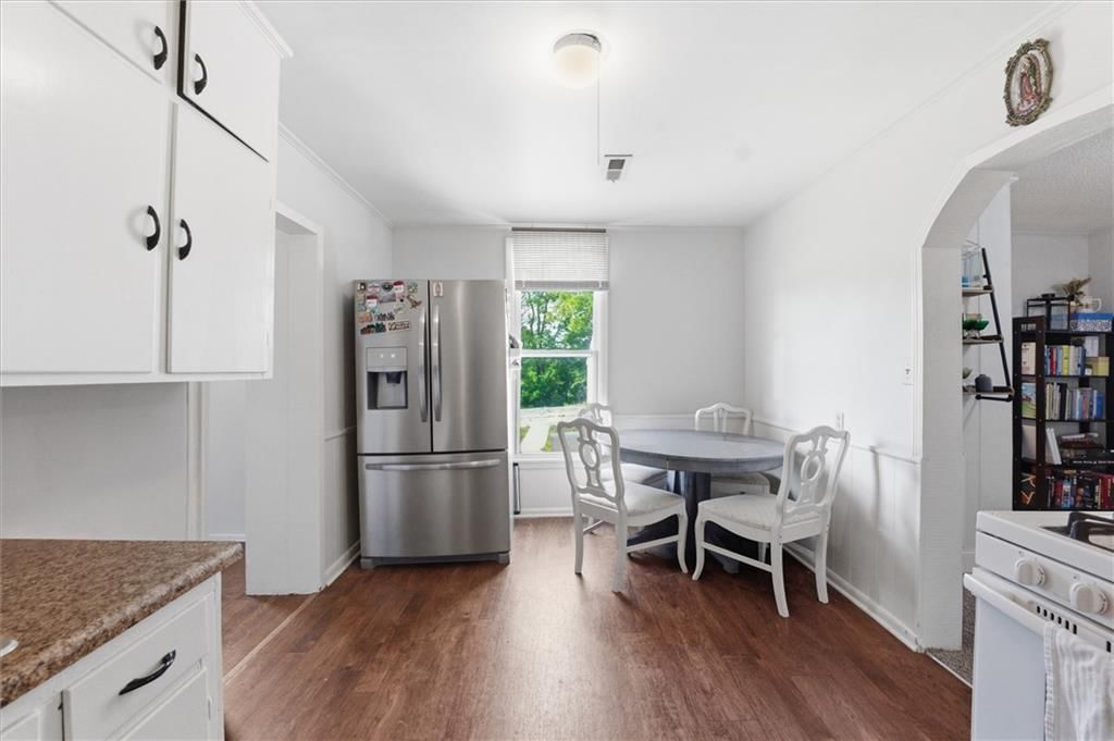 304 E Forest Street — photo 10