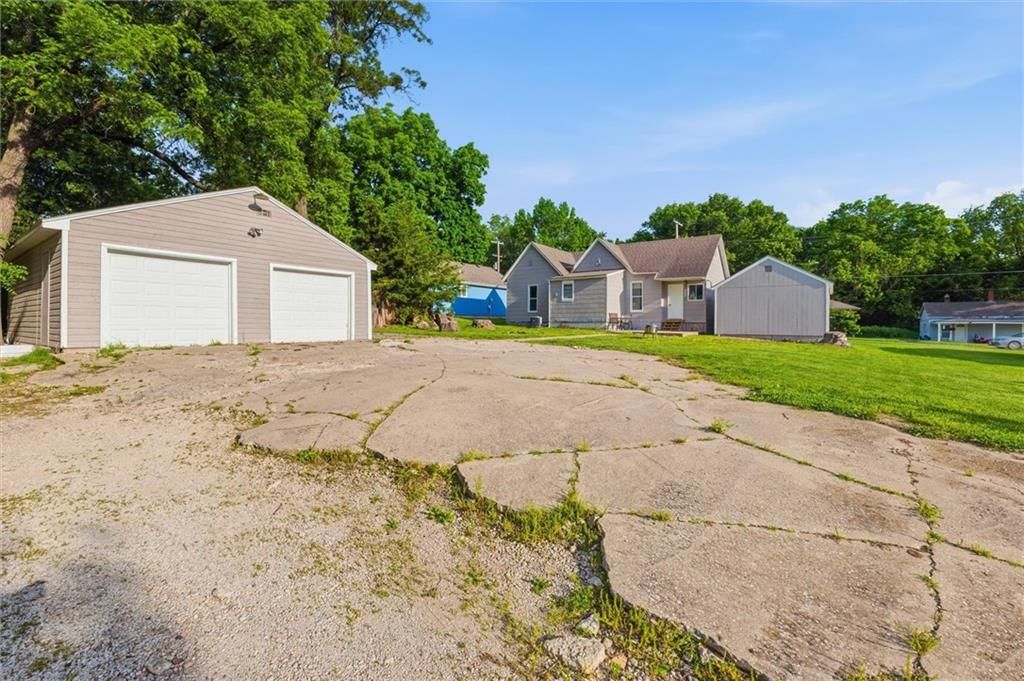 304 E Forest Street — photo 18