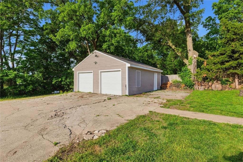 304 E Forest Street — photo 19