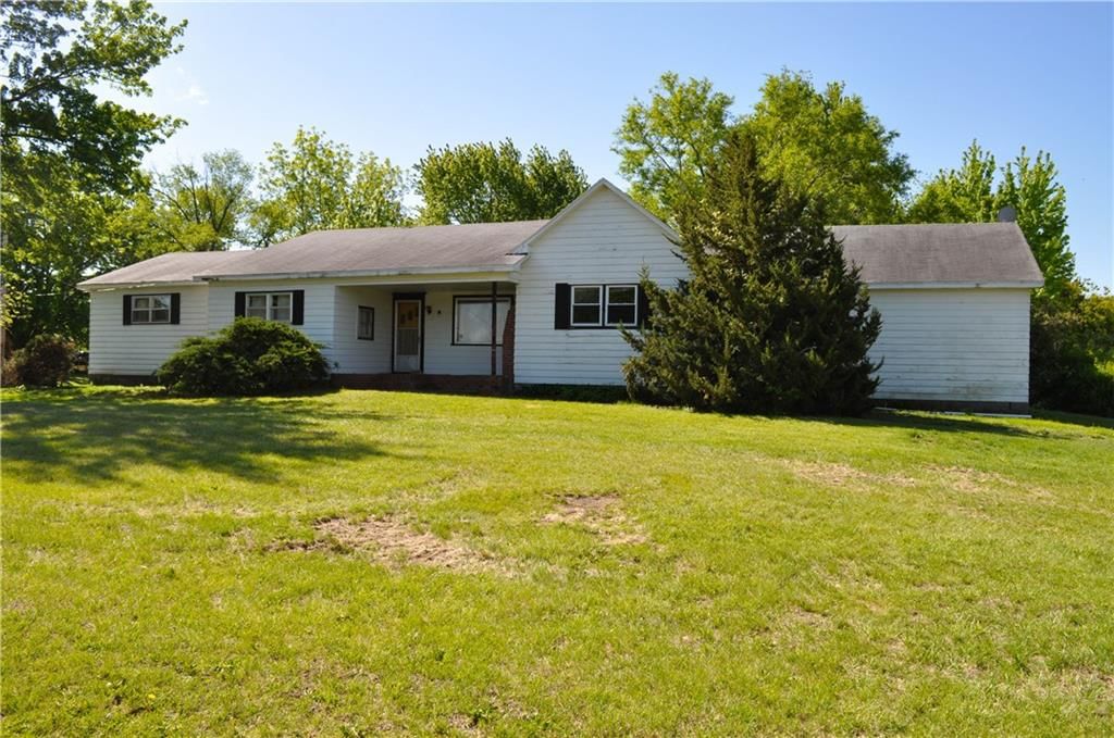 214 N Young Avenue — photo 10