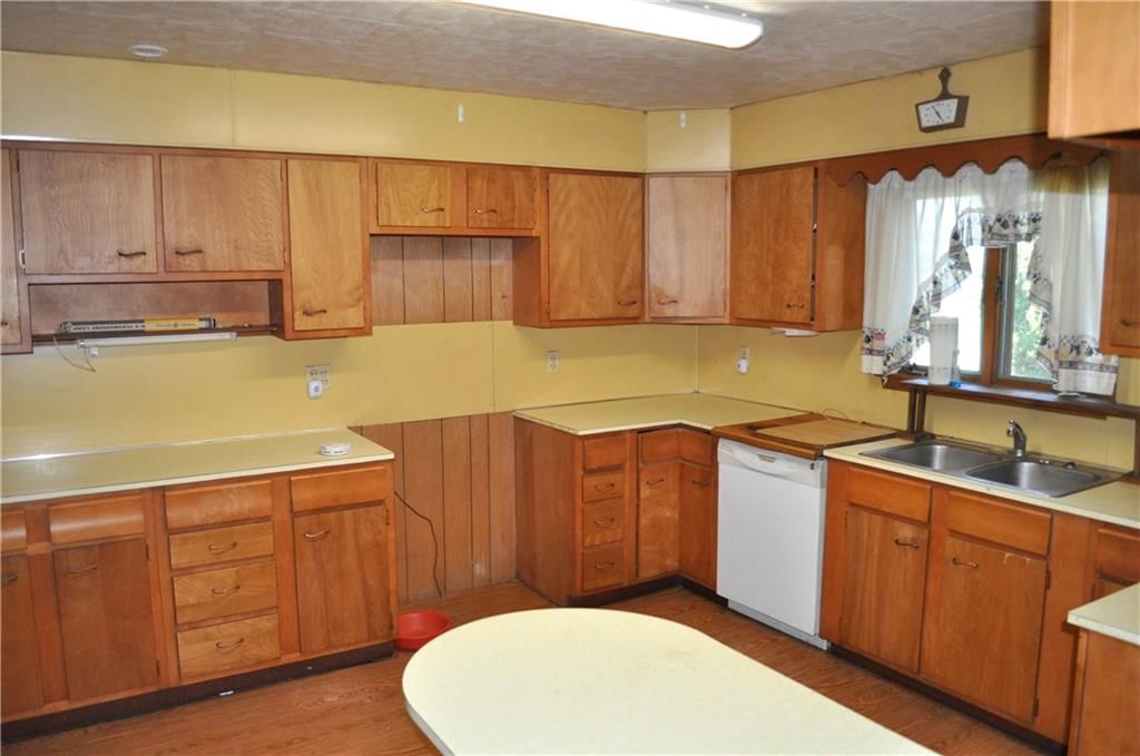 214 N Young Avenue — photo 11