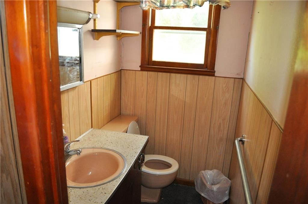 214 N Young Avenue — photo 19
