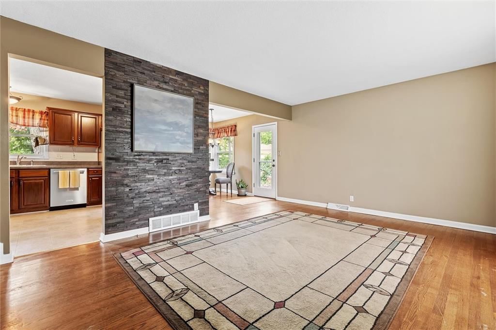 506 Moss Avenue — photo 2