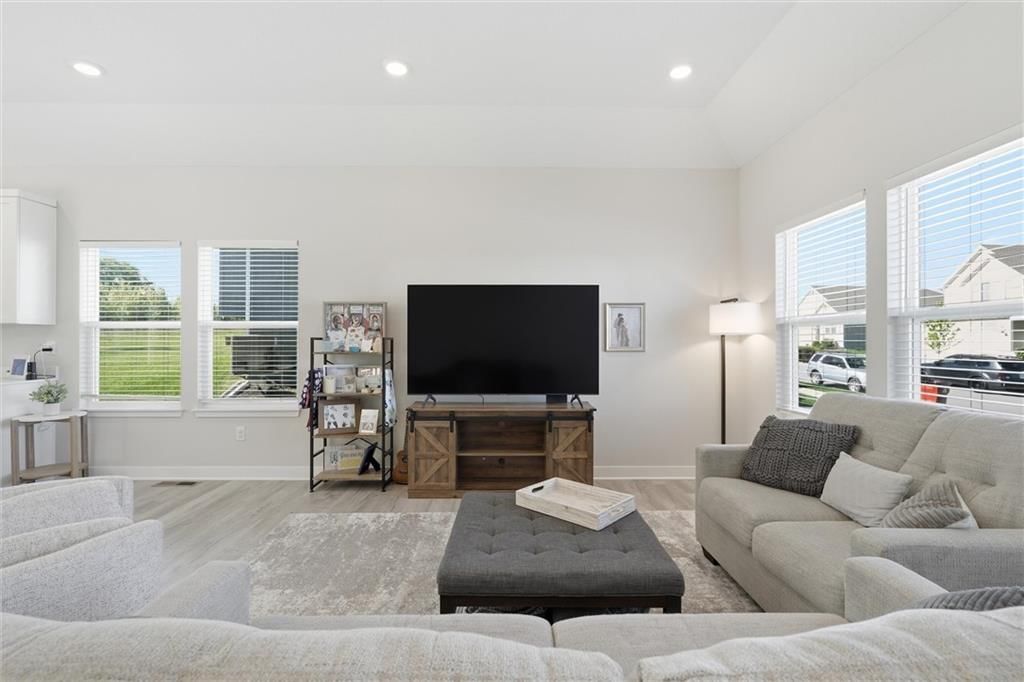 3517 SE Corbin Drive — photo 5