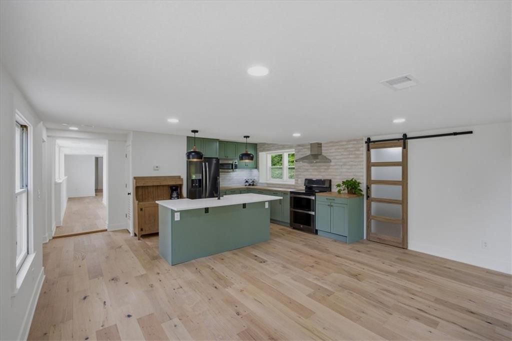 28 TLA Lake Shore Drive — photo 6