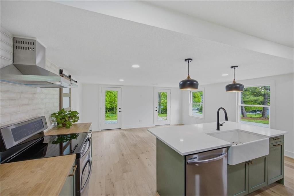 28 TLA Lake Shore Drive — photo 9