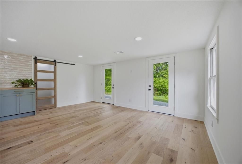 28 TLA Lake Shore Drive — photo 11