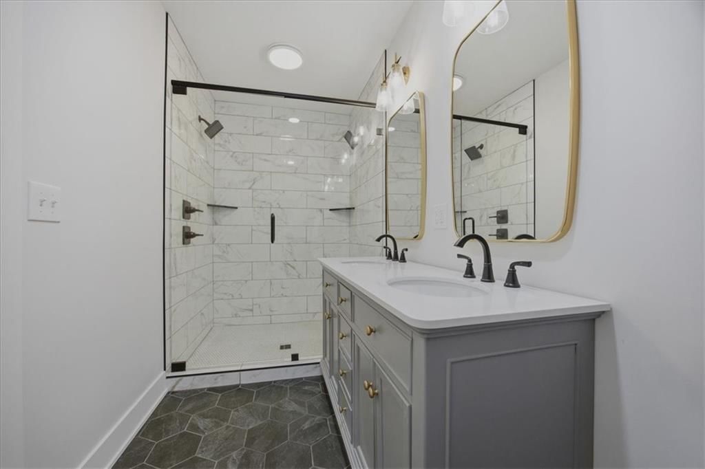 28 TLA Lake Shore Drive — photo 16