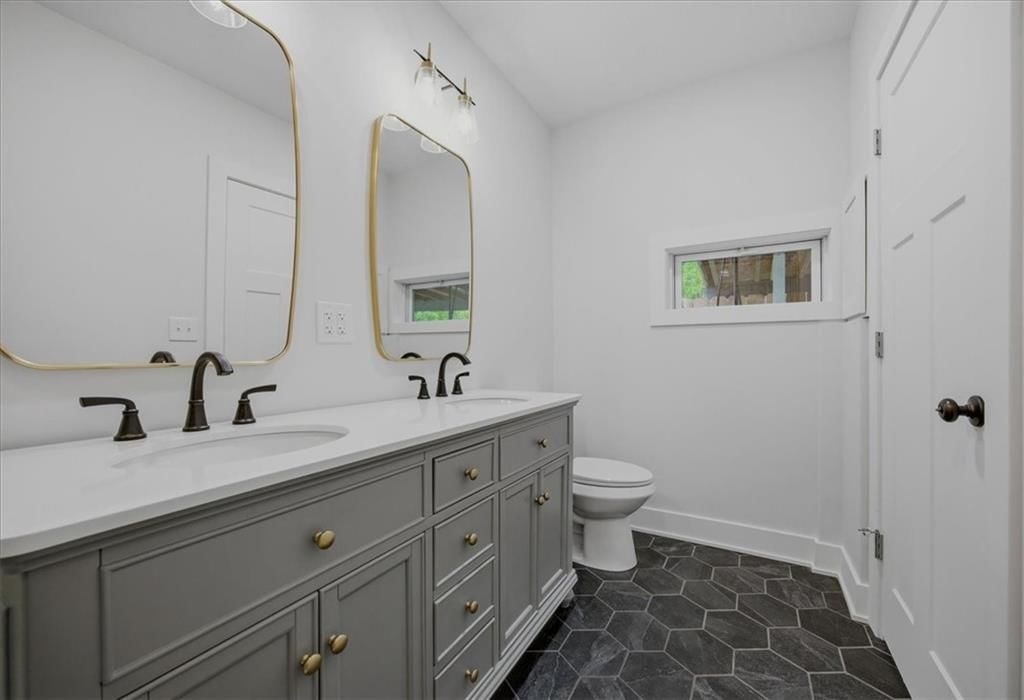 28 TLA Lake Shore Drive — photo 18