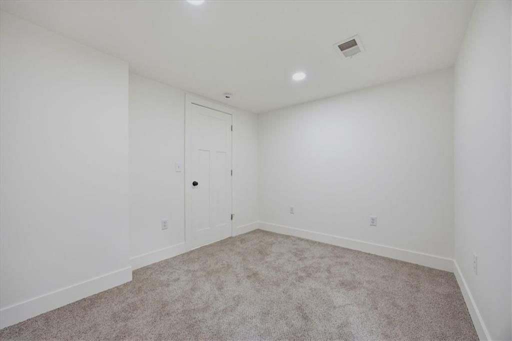 28 TLA Lake Shore Drive — photo 23