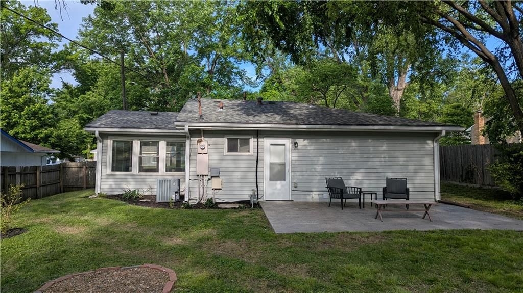 5335 Maple Street — photo 4