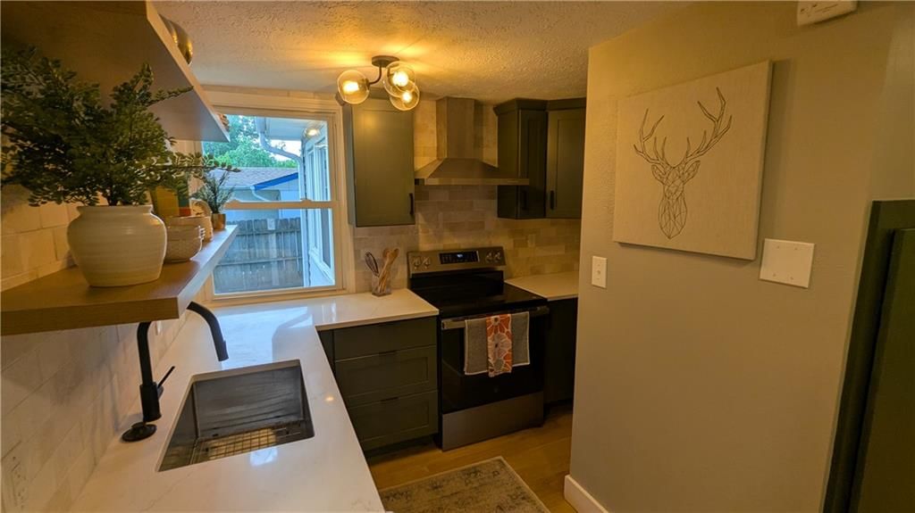 5335 Maple Street — photo 9