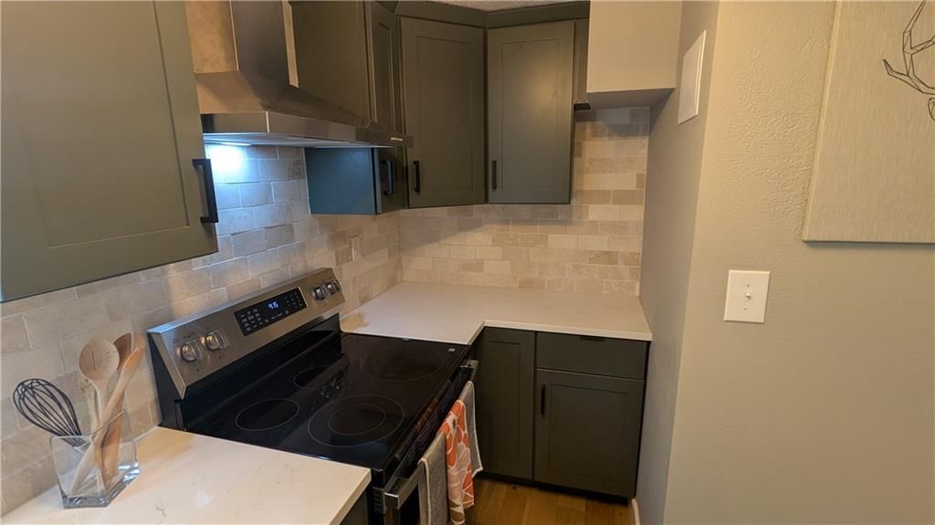 5335 Maple Street — photo 20