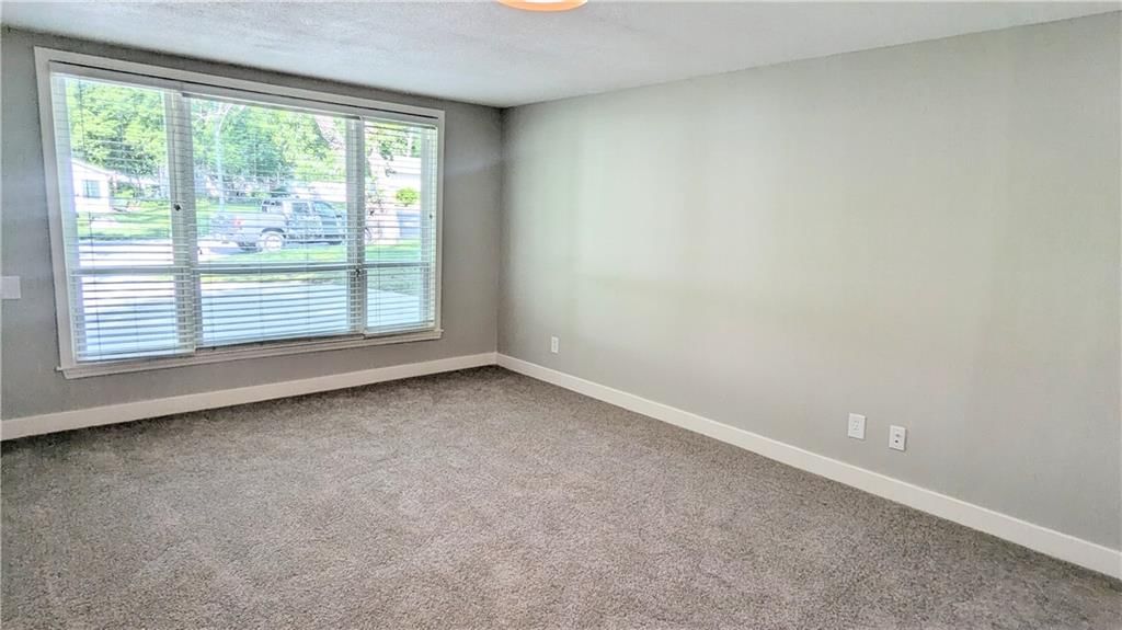 5335 Maple Street — photo 21