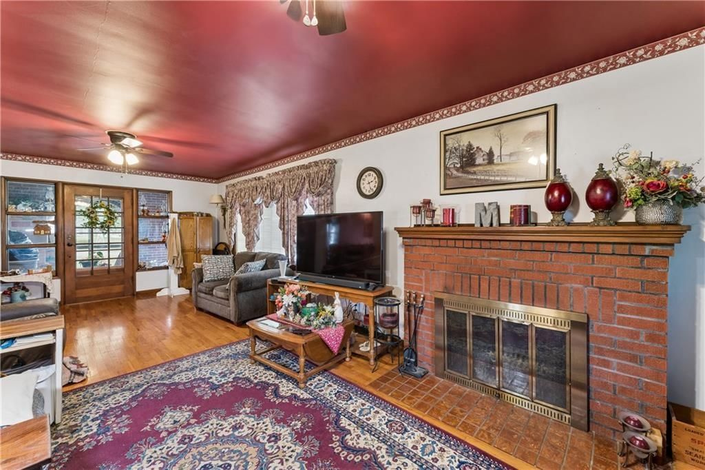 1015 S Saint Louis Street — photo 11
