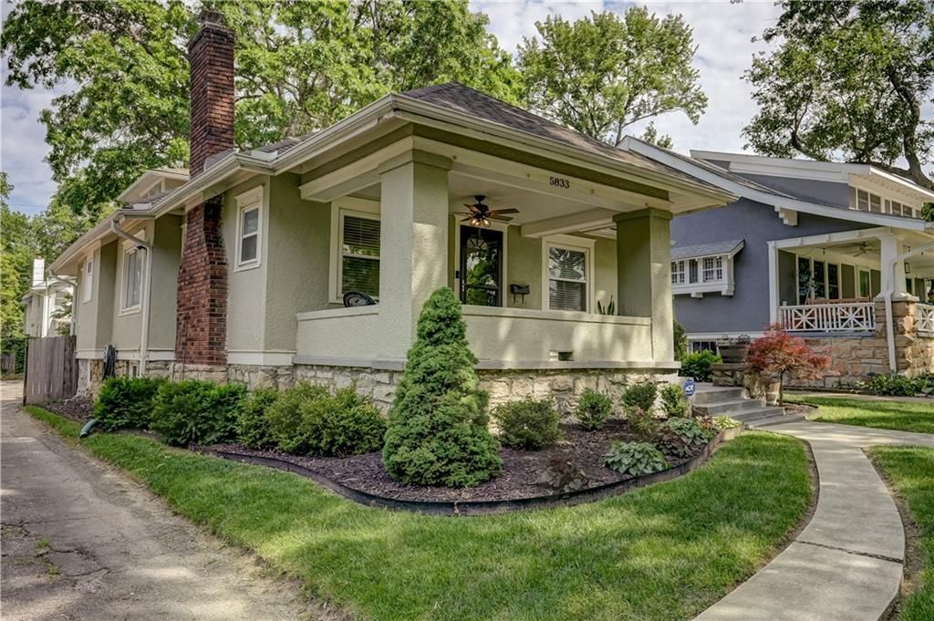 5833 Oak Street — photo 2