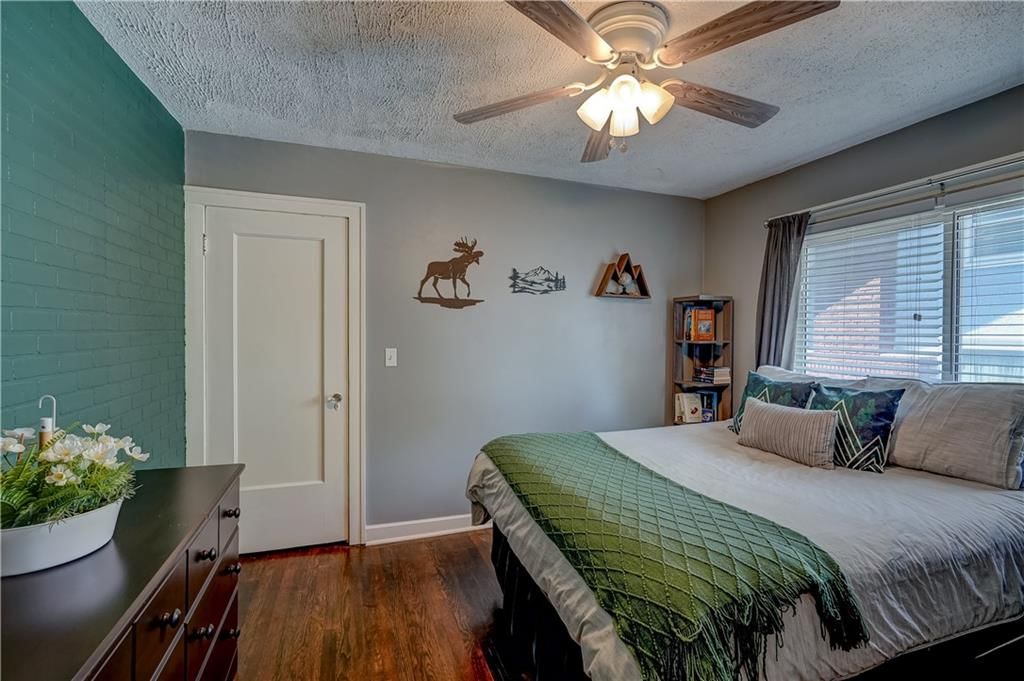 5833 Oak Street — photo 23