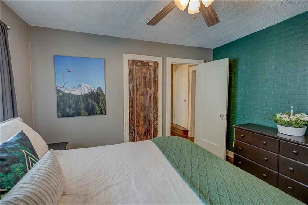 5833 Oak Street — photo 24
