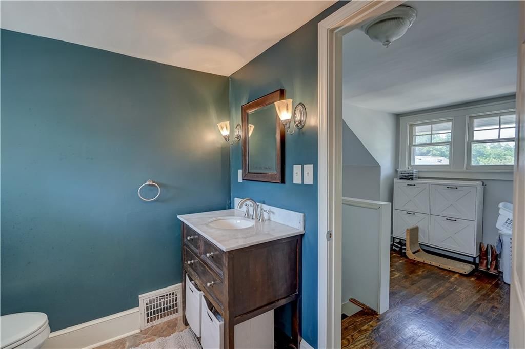 5833 Oak Street — photo 38