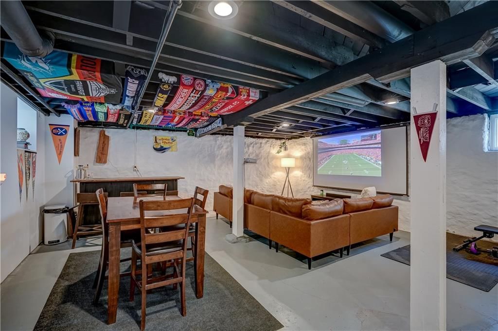 5833 Oak Street — photo 40