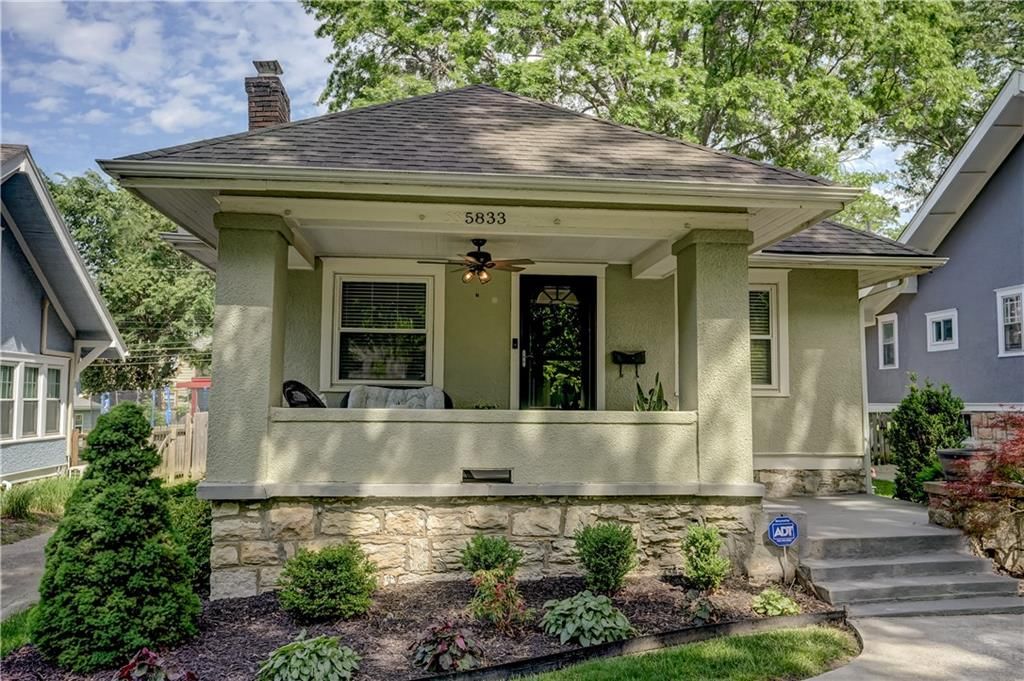 5833 Oak Street — photo 50