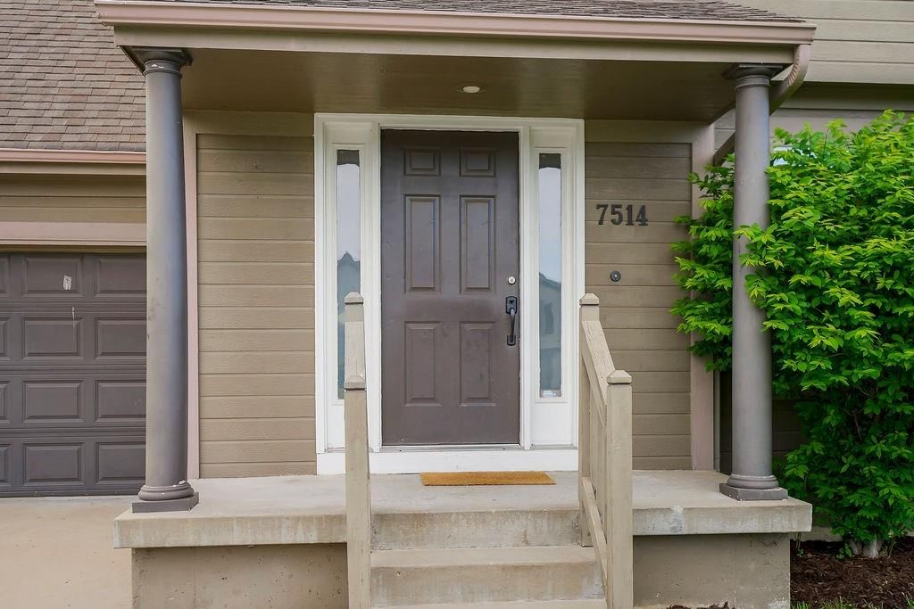 7514 N Lewis Avenue — photo 2