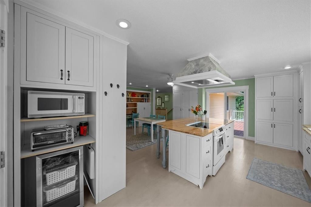 28639 Hospital Drive — photo 10