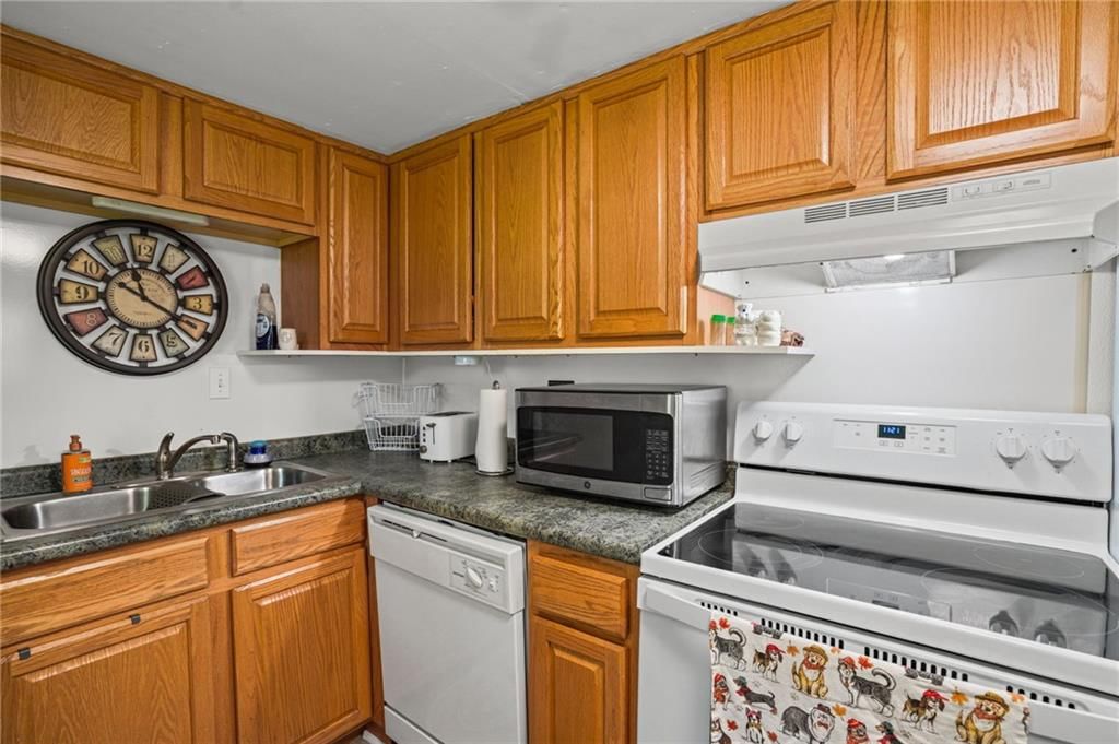410 NE 75th Terrace — photo 13