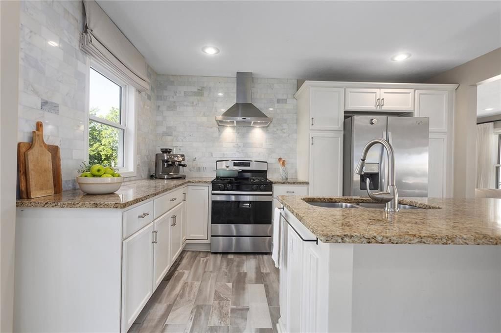 1135 ELIZABETH Street — photo 14