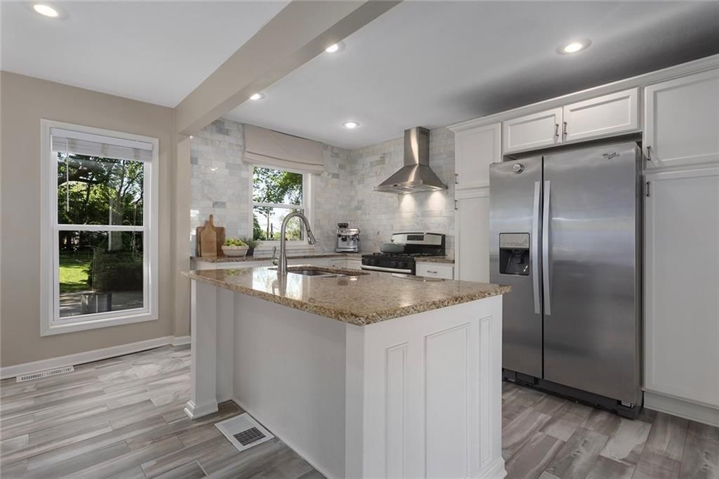 1135 ELIZABETH Street — photo 15