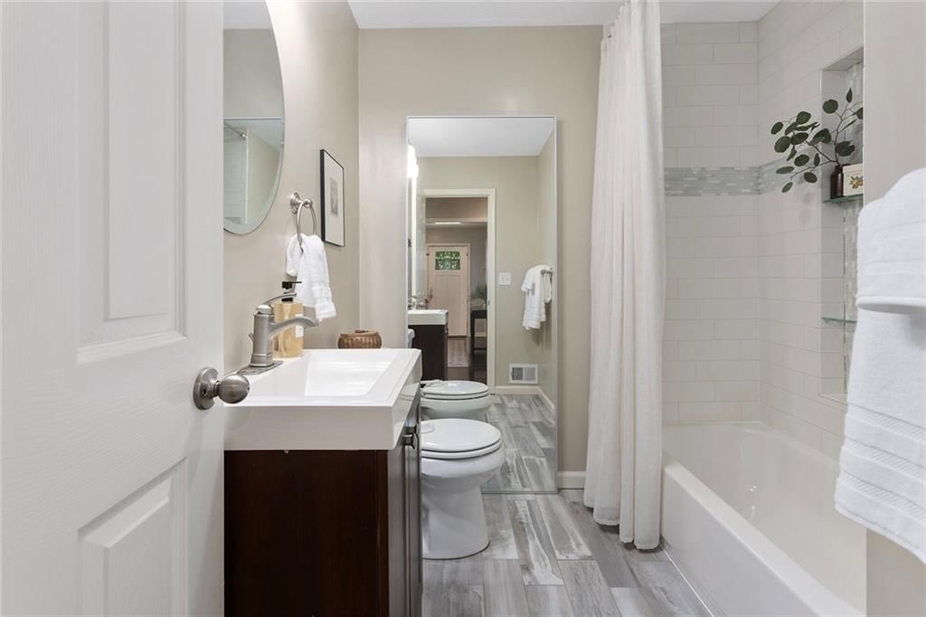 1135 ELIZABETH Street — photo 22