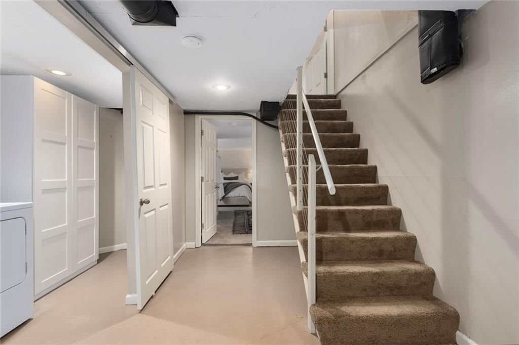 1135 ELIZABETH Street — photo 29