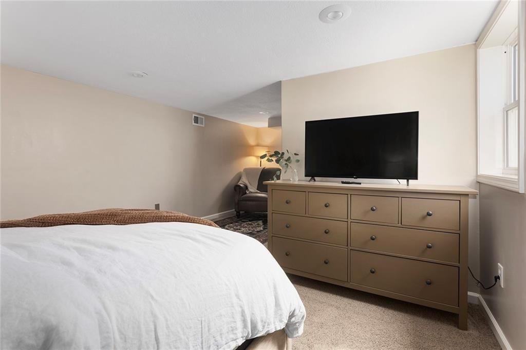 1135 ELIZABETH Street — photo 35