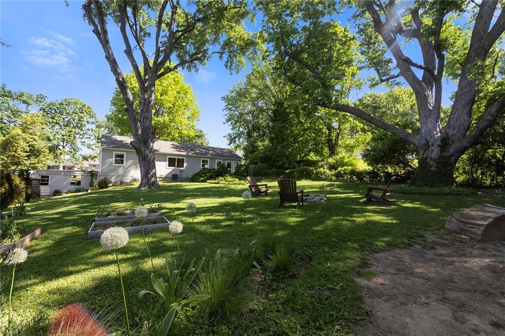 1135 ELIZABETH Street — photo 49