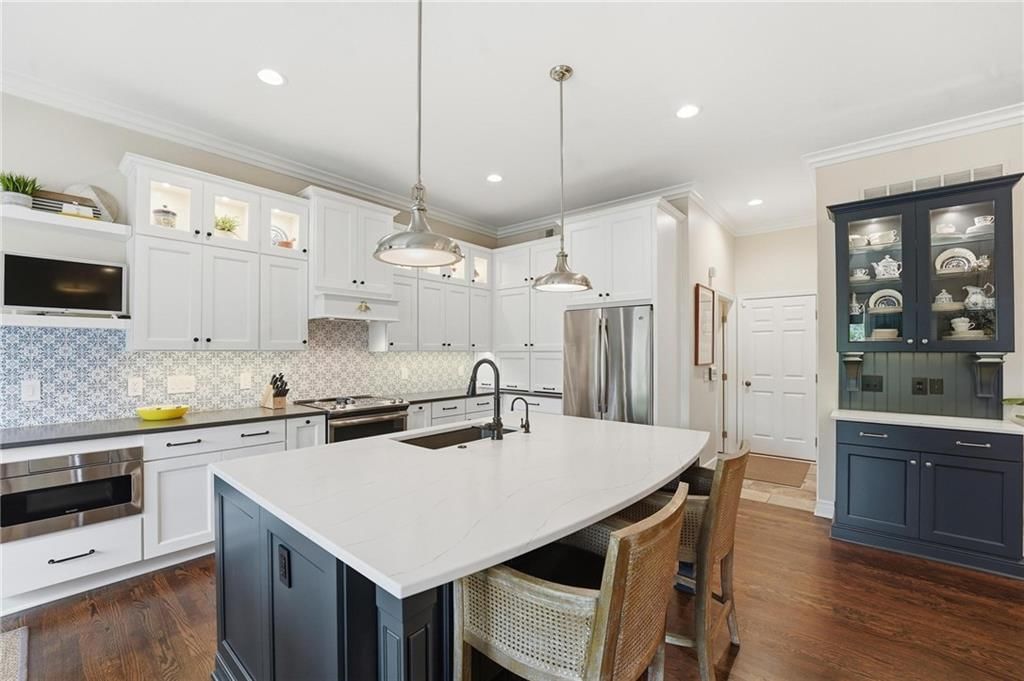 16058 Cambridge Circle — photo 10